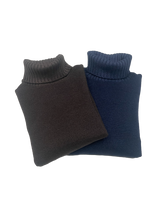 Load image into Gallery viewer, Roll neck in navy wool
